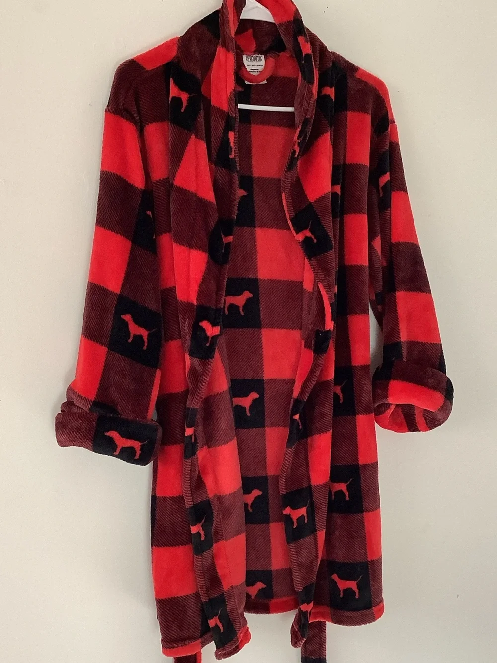 PINK Victoria's Secret Red and Black Plaid Fleece Robe
